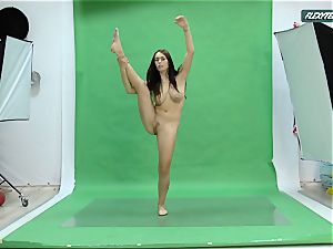 large titties Nicole on the green screen opening up